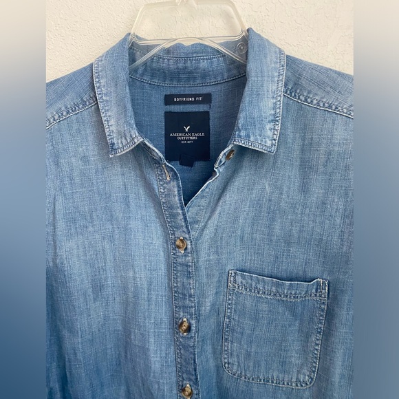 NWOT, American Eagle Boyfriend Fit Chambray Button Up Long Sleeves Shirt Size M - Picture 7 of 14